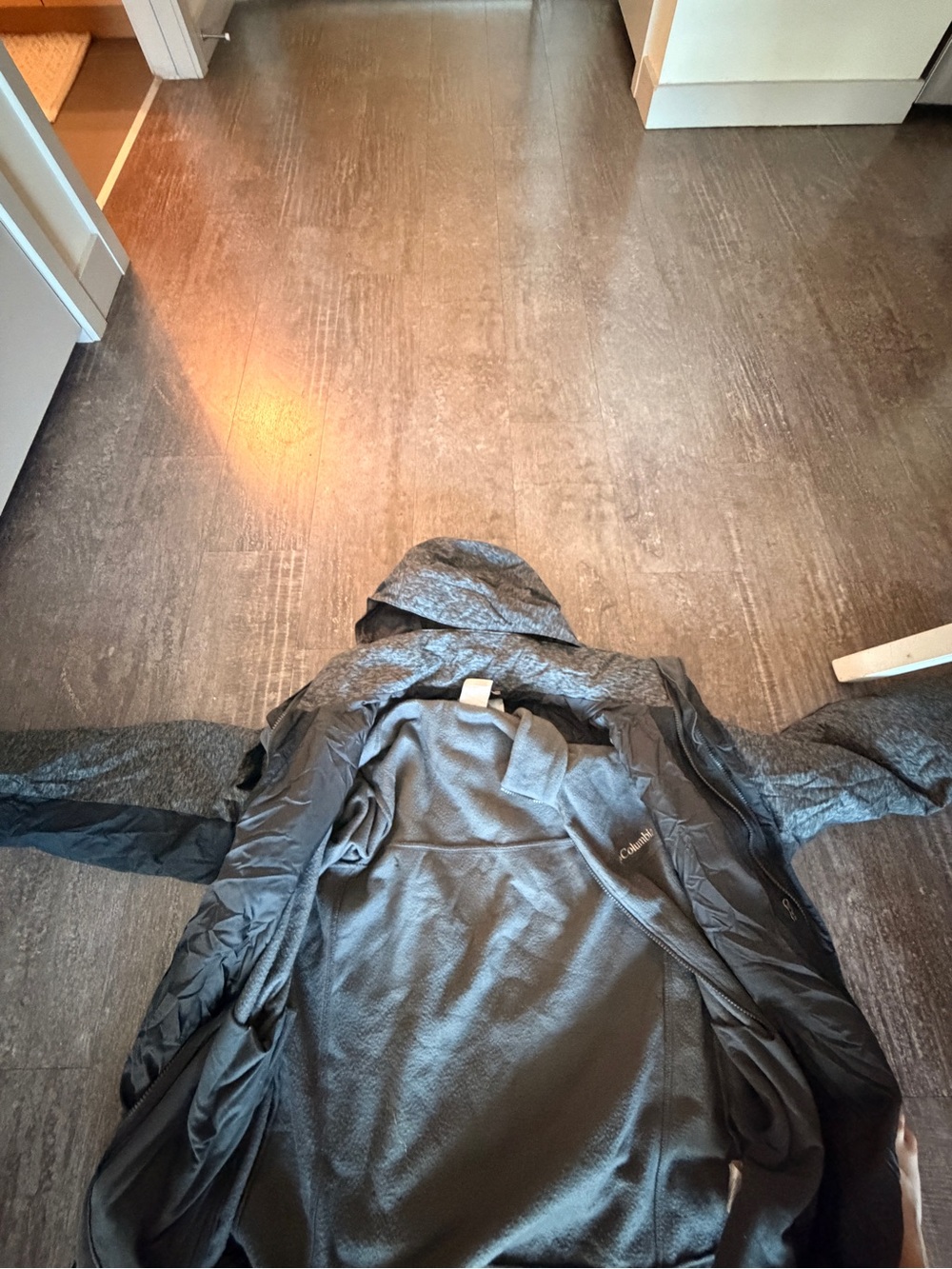Columbia Black and Gray Ski Snowboard Jacket - Picture 7 of 7